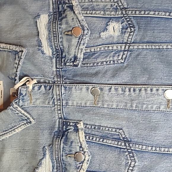 LTJ Distressed Denim Jacket. NWT - Picture 7 of 8